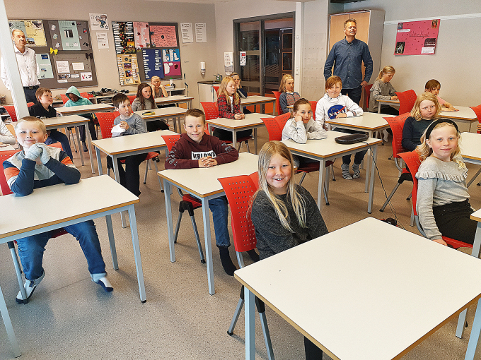 19 forventningsfulle elever ved Fjellgardane skule i nettmøte med Kronprinsparet. Foto: Lars Erik Domaas